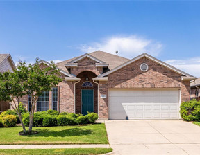 Dom na sprzedaż, Usa Fort Worth 2101 Leandra Lane, 339 000 dolar (1 352 610 zł), 171,31 m2, 97528801