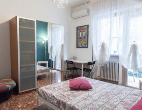 Kawalerka do wynajęcia, Włochy Rome Via Tuscolana, 663 dolar (2564 zł), 110 m2, 94788966