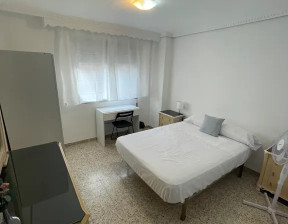 Kawalerka do wynajęcia, Hiszpania Málaga Calle Río Olivenza, 582 dolar (2380 zł), 110 m2, 98987976