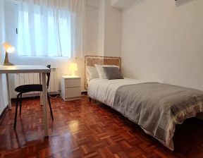 Kawalerka do wynajęcia, Hiszpania Madrid Calle de Somontín, 520 dolar (2011 zł), 114 m2, 99902998