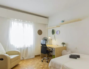 Kawalerka do wynajęcia, Hiszpania Madrid Calle de Rafael Herrera, 704 dolar (2697 zł), 100 m2, 90204618