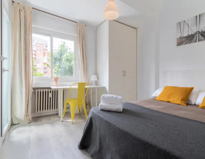 Kawalerka do wynajęcia, Hiszpania Madrid Calle de Agustín de Foxá, 748 dolar (3128 zł), 120 m2, 90207462