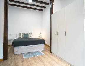 Kawalerka do wynajęcia, Hiszpania Barcelona Carrer Nou de la Rambla, 703 dolar (2940 zł), 100 m2, 90230745