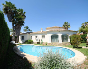 Dom na sprzedaż, Hiszpania Oliva, 621 392 dolar (2 504 208 zł), 176 m2, 98737701