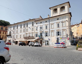 Mieszkanie na sprzedaż, Włochy Ronciglione Piazza Vittorio Emanule, 183 680 dolar (751 249 zł), 170 m2, 90649721