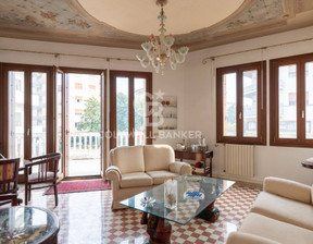 Mieszkanie na sprzedaż, Włochy Venezia Via Verdi,, 378 164 dolar (1 516 437 zł), 150 m2, 96383469