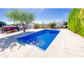Dom na sprzedaż, Hiszpania Benalmadena del Pacifico , 861 259 dolar (3 470 875 zł), 225 m2, 92214748