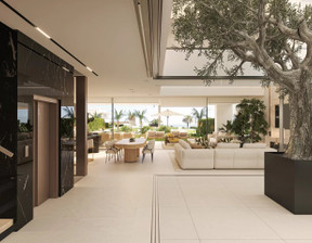 Dom na sprzedaż, Hiszpania Marbella, 8 125 087 dolar (32 744 102 zł), 693,28 m2, 94520624