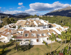 Dom na sprzedaż, Hiszpania Marbella, 892 575 dolar (3 597 078 zł), 188 m2, 98900694