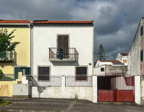 Dom na sprzedaż, Portugalia Ponta Delgada (São José), 279 778 dolar (1 074 346 zł), 165 m2, 100726839