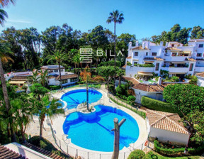 Mieszkanie na sprzedaż, Hiszpania Málaga, Marbella, 527 632 dolar (2 020 832 zł), 129 m2, 100812870