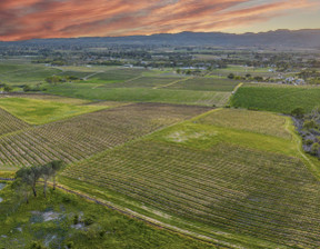 Komercyjne na sprzedaż, Usa Napa Atlas Peak Rd., 6 995 000 dolar (26 790 850 zł), 59 367,37 m2, 98245298