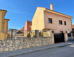Dom na sprzedaż, Hiszpania Madrid, 383 693 dolar (1 511 751 zł), 271 m2, 96054714
