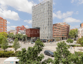 Mieszkanie na sprzedaż, Hiszpania Barcelona, 505 255 dolar (2 066 492 zł), 115 m2, 98421668